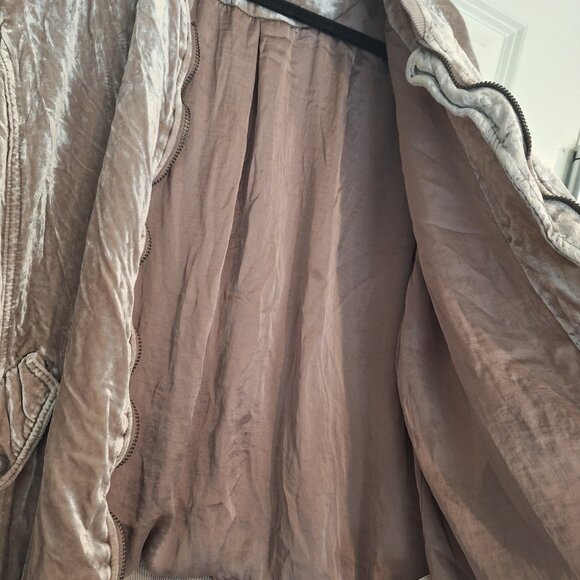 Free people Ruched crushed velvet bomber jacket pink cream size L/G - Picture 6 of 9